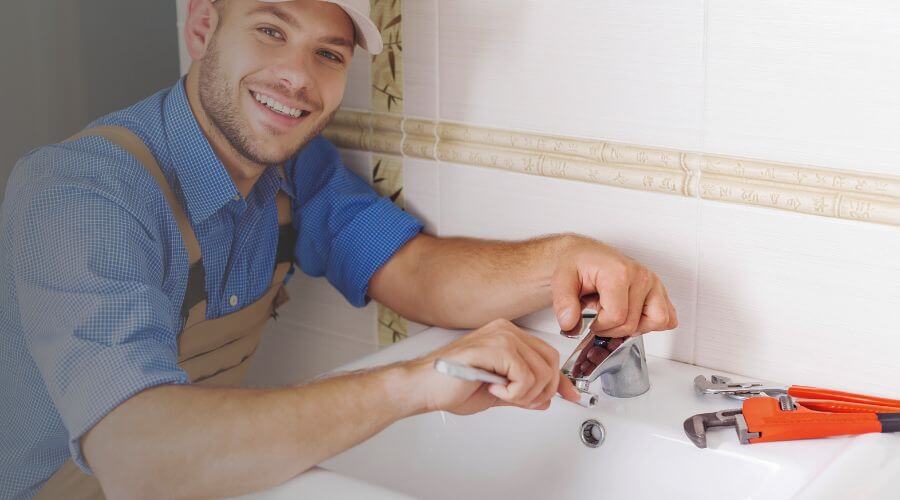 Local tankless water heater installation in Canton, IL